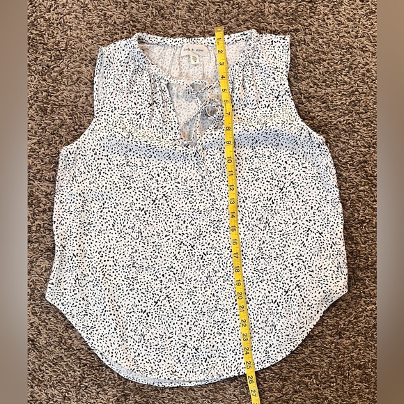Cloth & Stone 
Medium 
Navy Blue and White 
Tank Top
NWOT - Picture 4 of 9